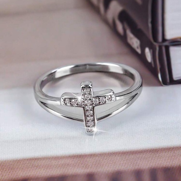 Silver tone Platinum Plated Zirconia Decorated Cross Ring - Picture 3 of 5
